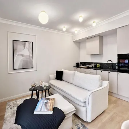 Hotel apartamentowy Kurkowa 4*